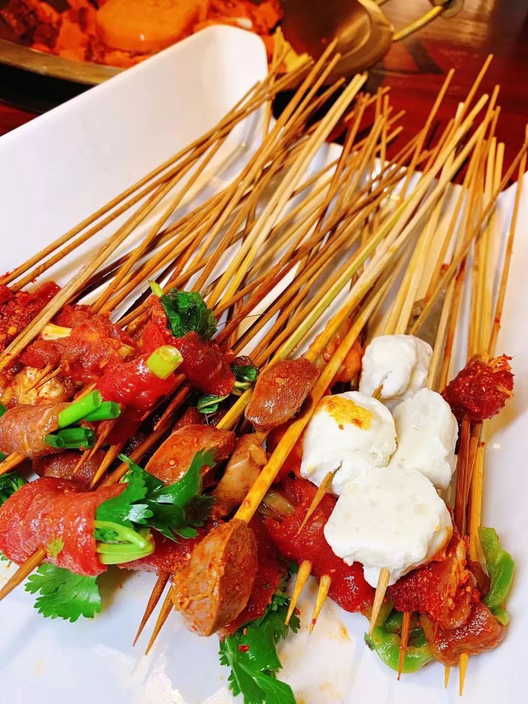 藏在火锅店里的最强演艺，吃着火锅听着歌，长春这家店真是嗨爆了