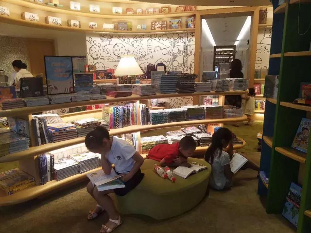 言几又书店西安迈科店,言几又迈科中心旗舰店