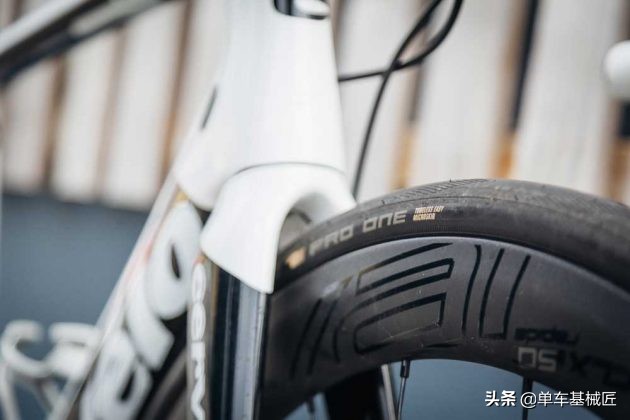 2019年公路车轮组和轮胎的发展趋势：更宽，更大，更浅，更少