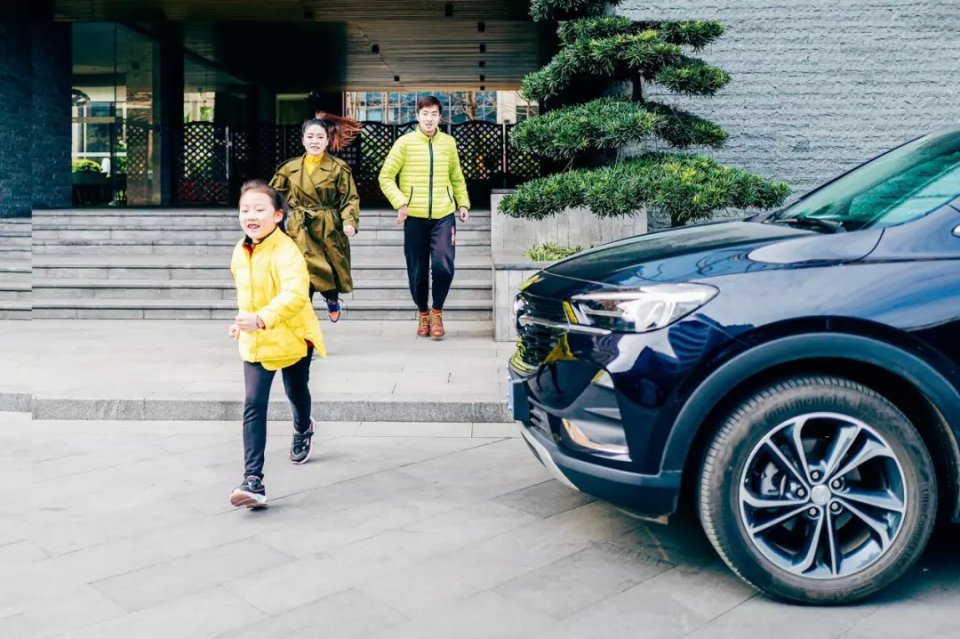 昂科拉gx碰撞视频,被低估的昂科拉gx