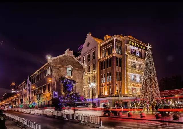 武汉最新最火的小吃一条街,武汉有一条街火了