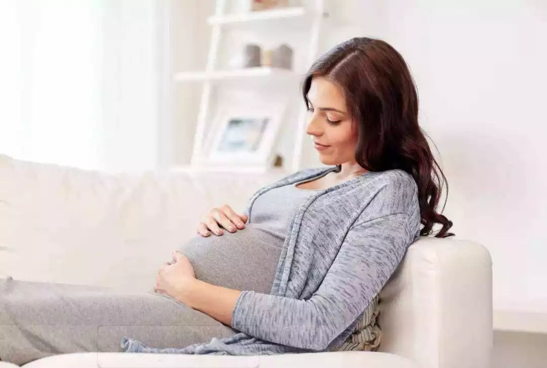 生宝宝要不要锻炼,生孩子要不要妈妈陪产