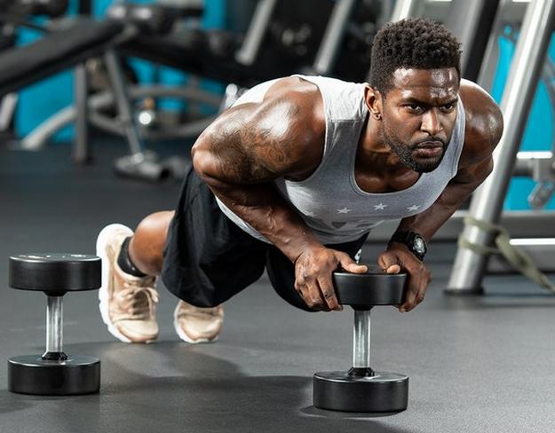 壶铃哑铃腿部训练动作教程,哑铃肩部训练最有效的动作