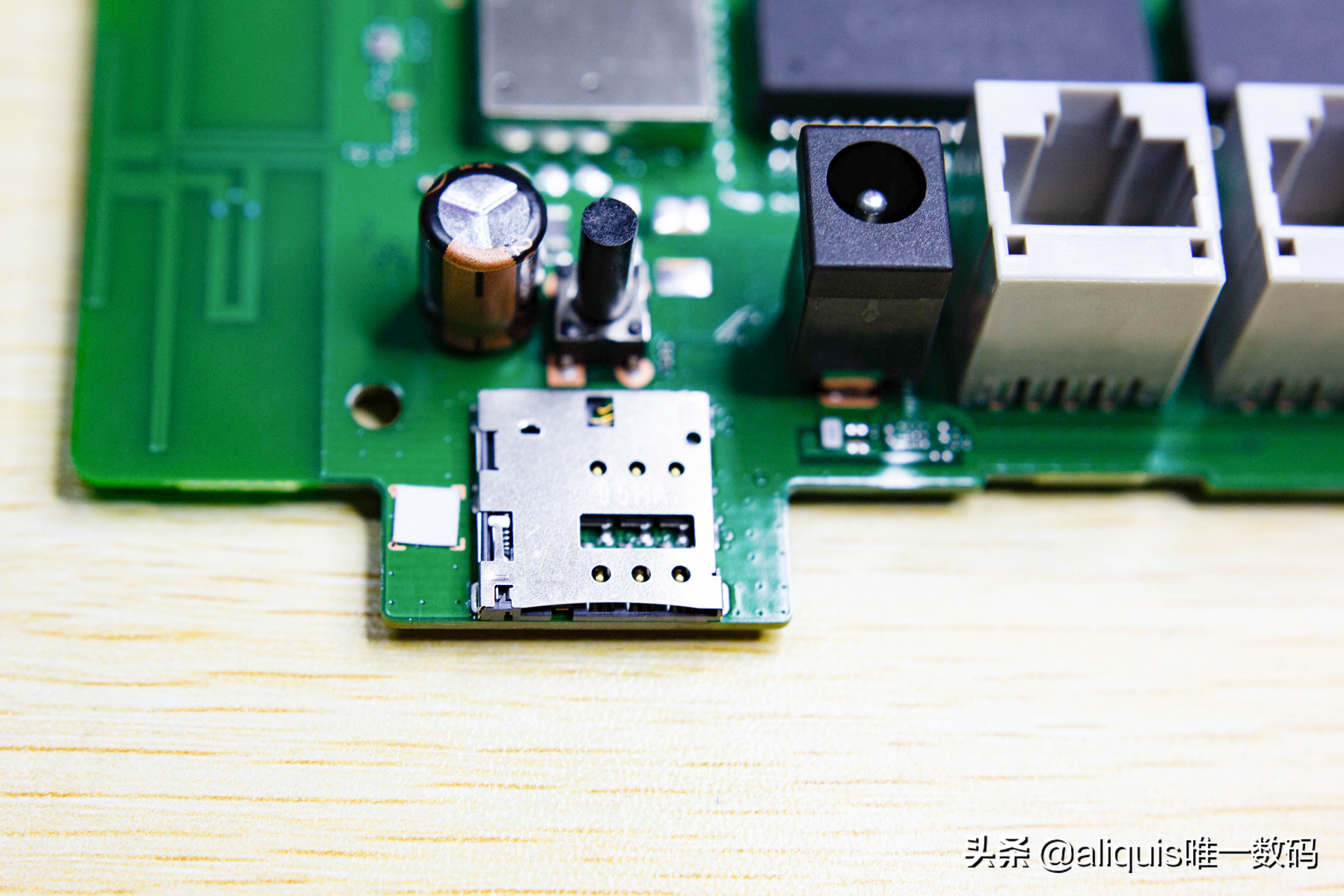 华为4G移动路由2Pro全网首拆评测，全新巴龙处理器有型又有料