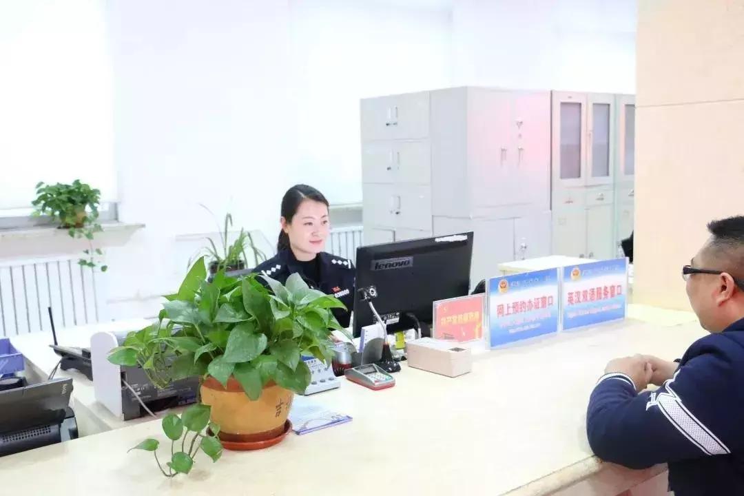 港澳通行证过期了换证要几天上海,港澳通行证卡过期换证