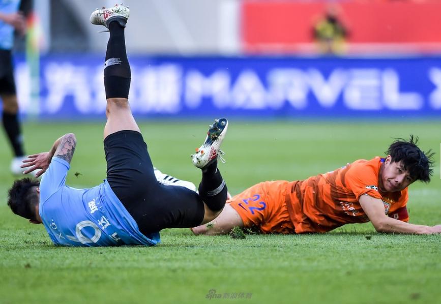 崔康熙接受采访中韩足球训练,中韩足球分析