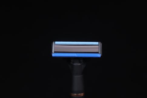 天猫绝了！30+道工序，成人“国宝”八件套仅199，拼多多：算你狠