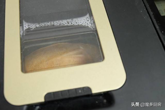 面包机别闲置，一键做出无油低糖健康大面包，坐享其成还被全家夸