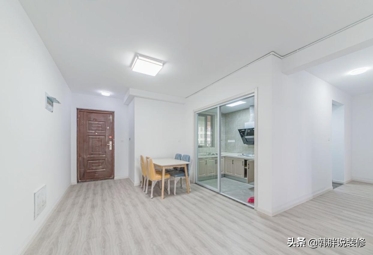 这才是真正的穷装,102㎡硬装带家具共5万,可以用家徒四壁来形容