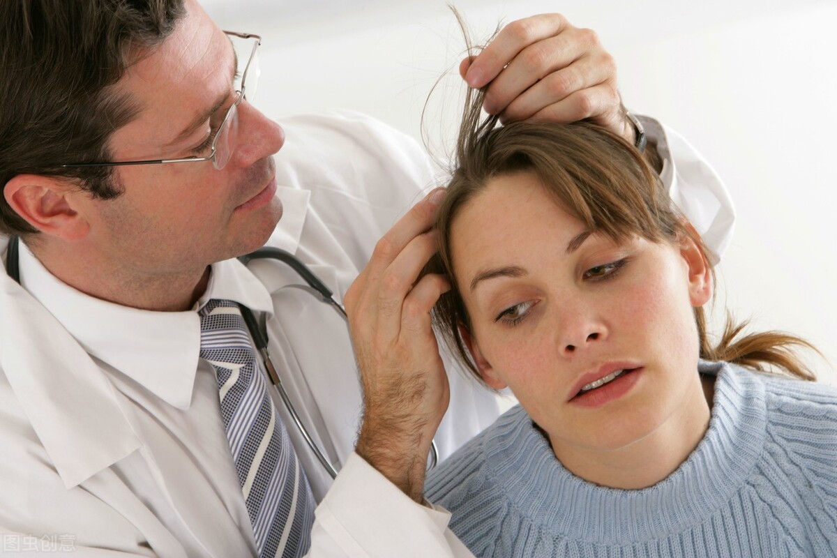 头皮屑多是感染了什么菌,头皮屑多可能是脱发前兆