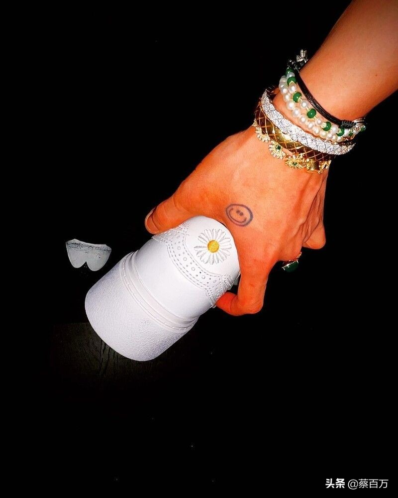 gd球鞋,gd带红的小雏菊