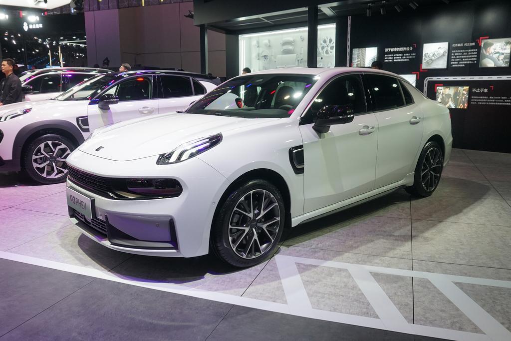 不花钱车玻璃轻微划痕修复小绝招,车玻璃有划痕用牙膏能擦掉吗