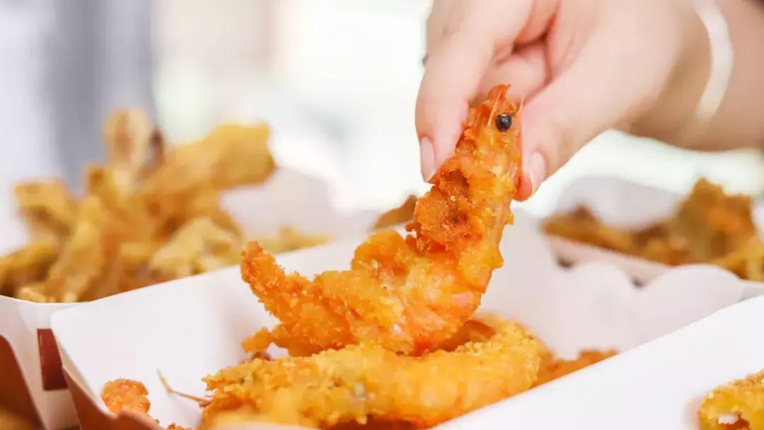 藏在厦门老社区的夫妻炸料摊，20元吃遍鲨鱼鸡腿醋肉菜丸