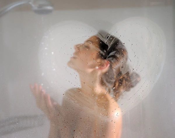 孕期是特殊的时期，在这个时间段，洗澡也显得比平常人特殊