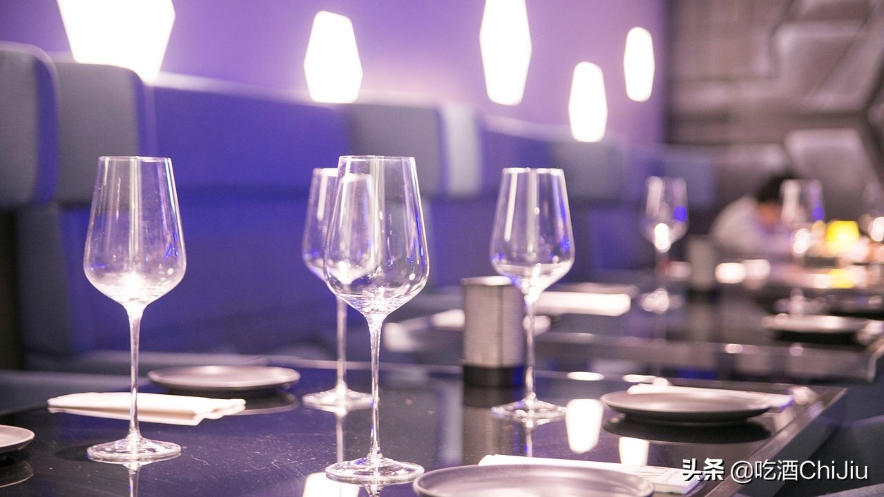 梅洛红葡萄酒怎么选,宴请女士喝红酒怎么说浪漫