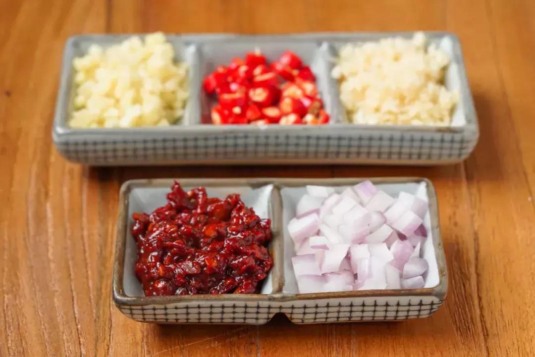 路边摊锡纸花甲粉做法,自己做的锡纸花甲粉