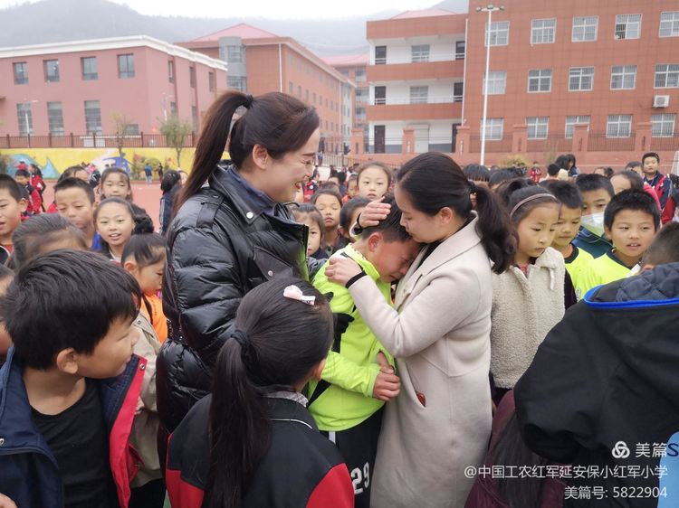 绿茵逐梦小学生校园足球联赛,绿茵小学足球比赛