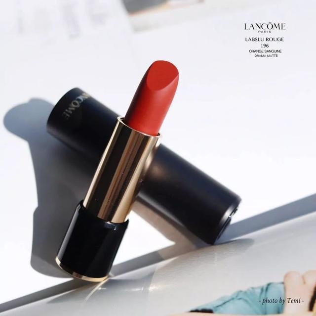 不掉色又显白的口红推荐,显白口红不掉色不沾杯冬款