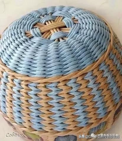 旧报纸变废为宝手工编织收纳筐,旧报纸制作简易的收纳筐