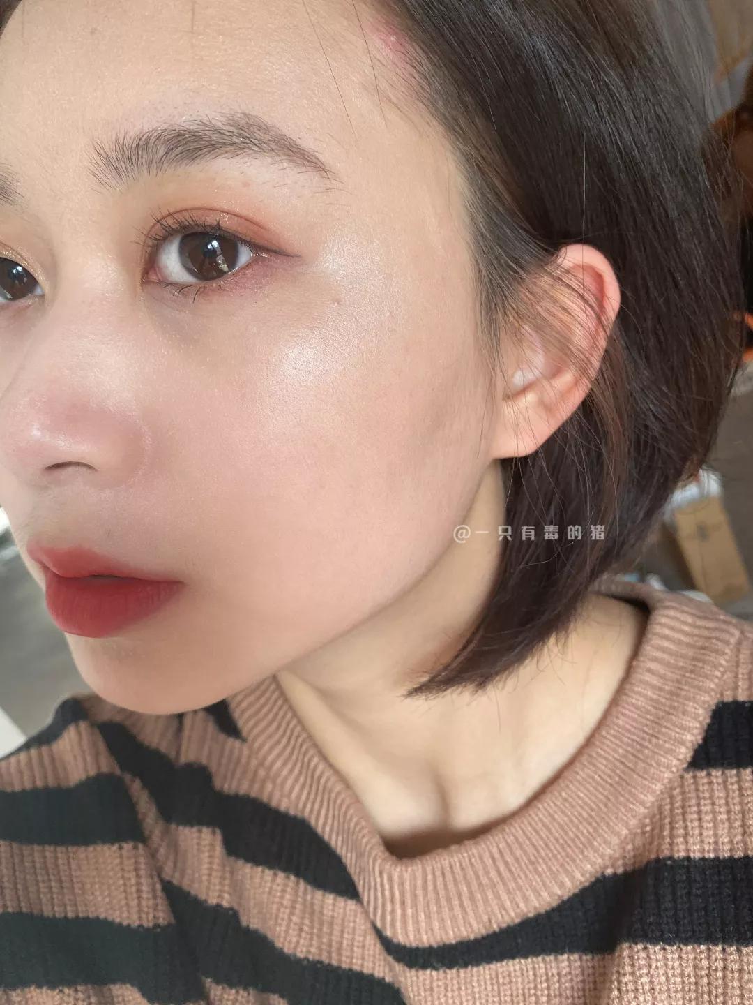 黄皮彩妆推荐一套还是二套,适合黄皮的大牌彩妆推荐眼影