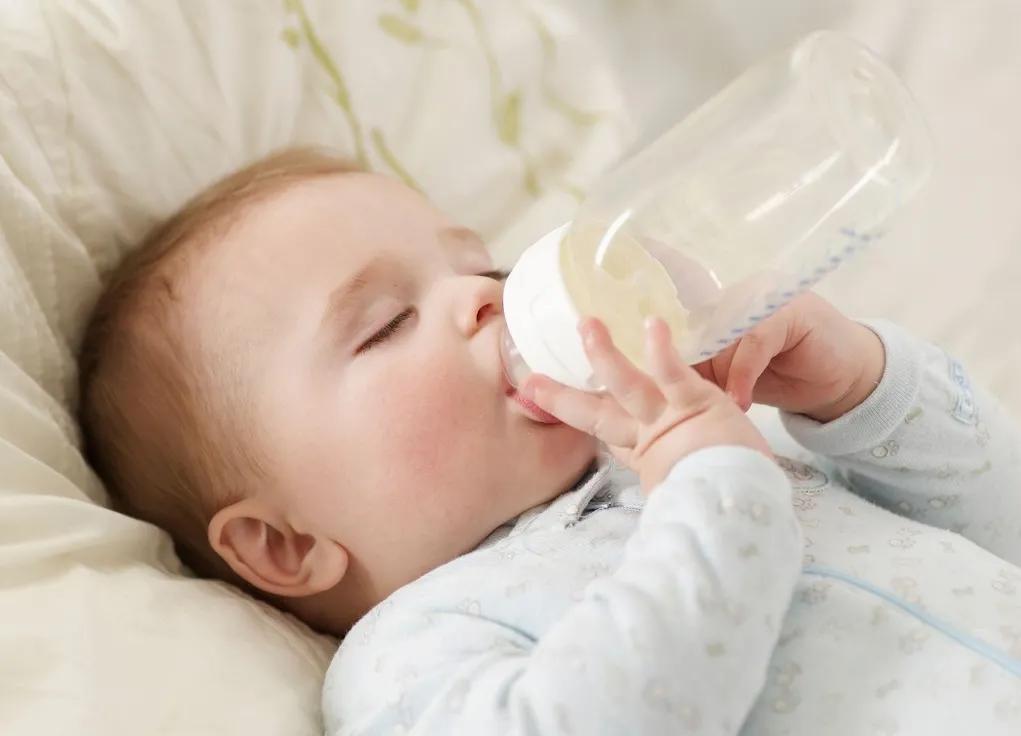 遇到胃肠道反流的婴儿妈妈应该怎样做？