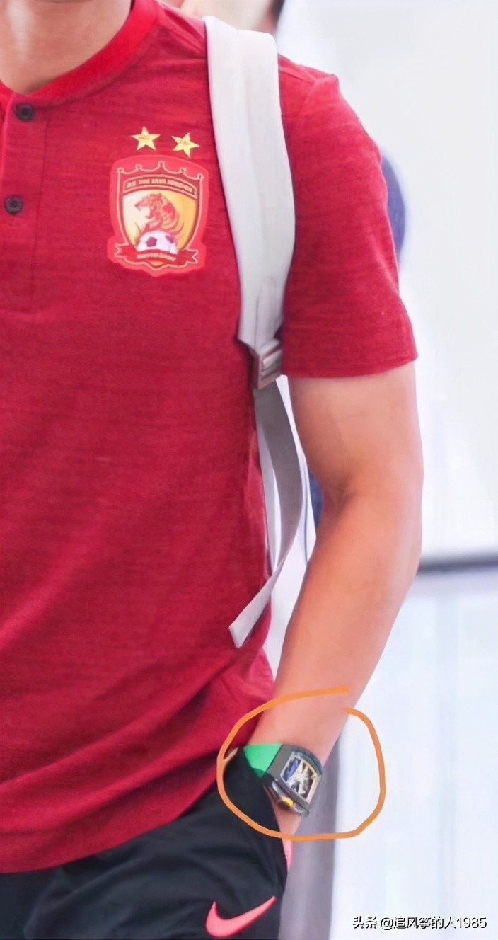 国足炫豪车,国足踢球令人气愤时刻