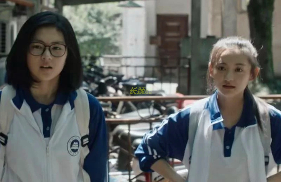 颜值不够美颜来凑年龄大就装嫩,颜值不够才艺来凑