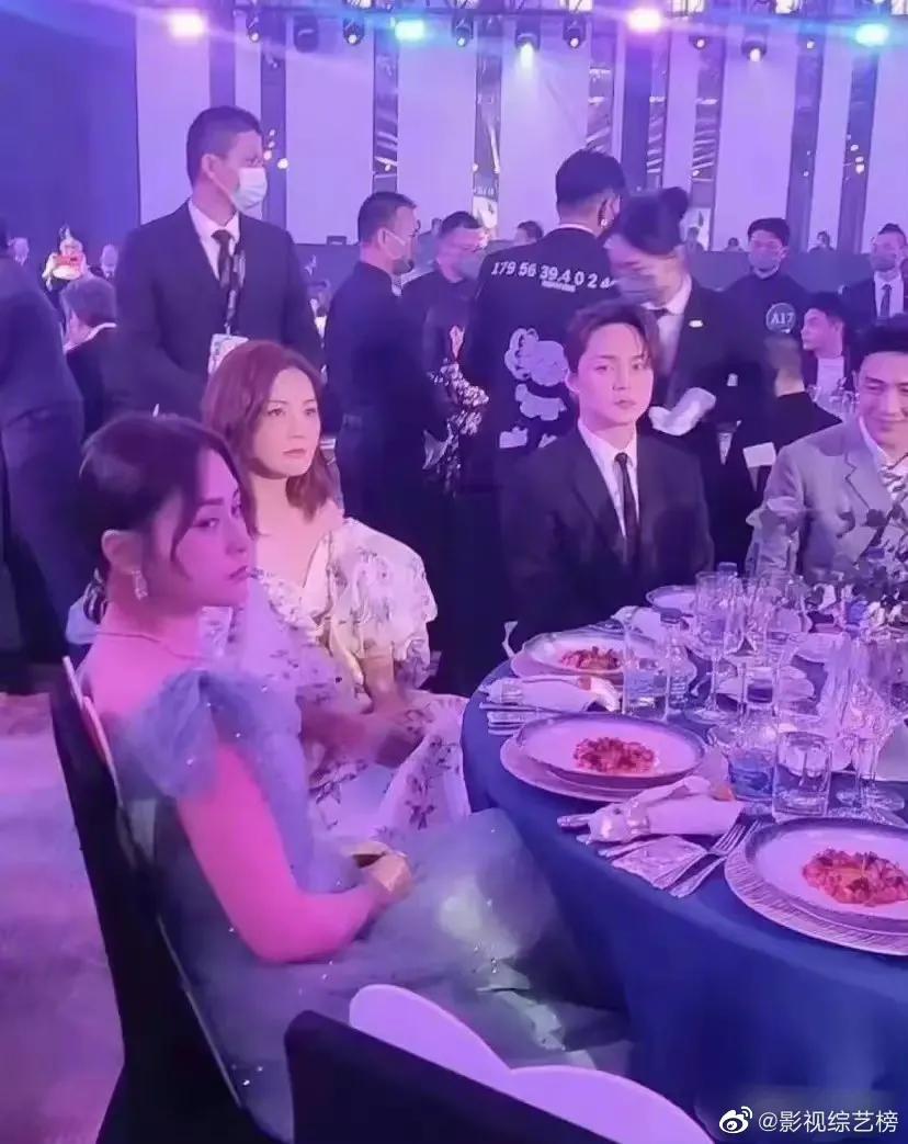 芭莎慈善夜:杨幂,宋茜,baby,陈伟霆,杨洋,朱一龙,周深