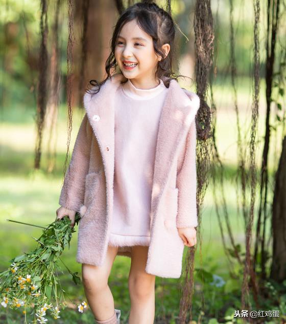 今年流行什么款式的冬季童装,韩国风童装搭配