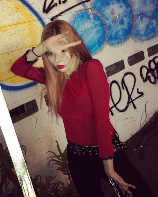 泫雅迷人瞬间,泫雅穿搭毛边短裤