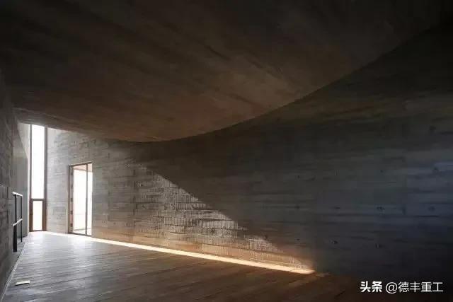 全球美到窒息的白天鹅和山水风景,全世界惊艳的图书馆