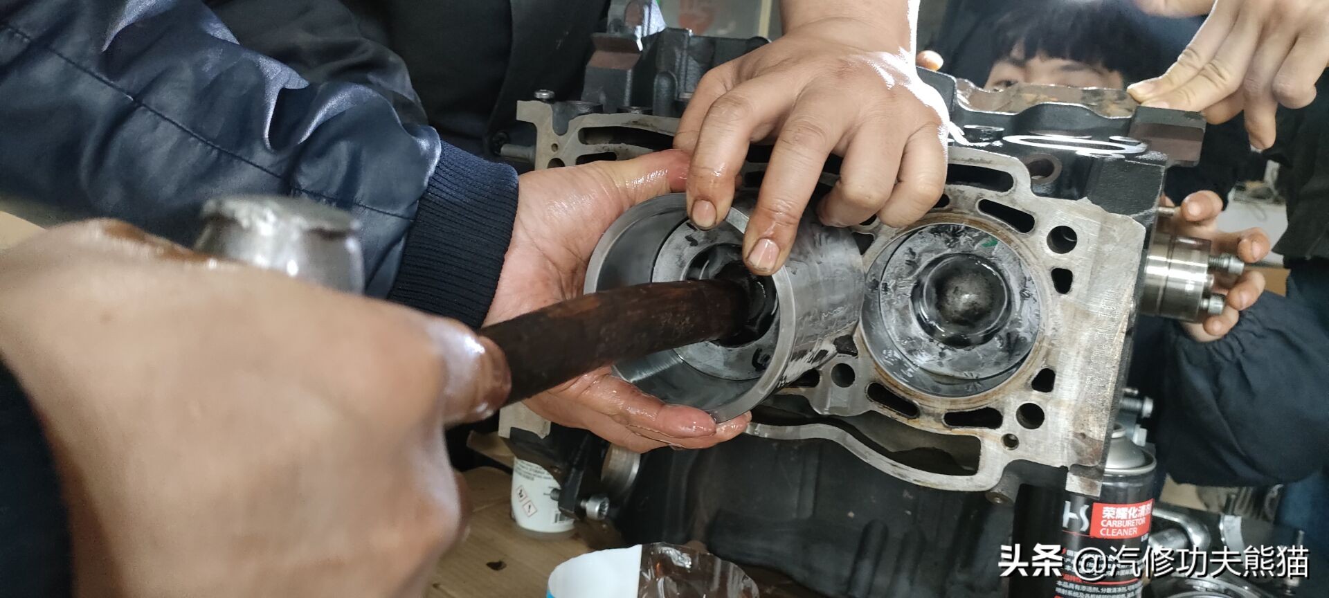 现在最新款的奥迪烧不烧机油,奥迪q7哪年有的柴油