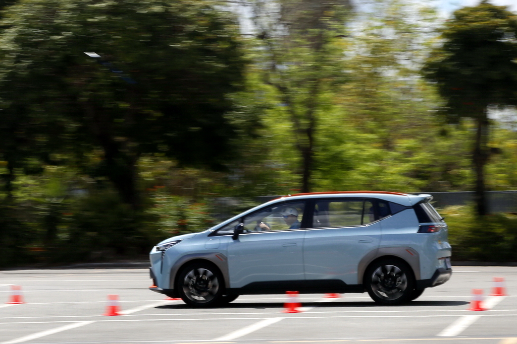 埃安y新增车型解读,埃安y最低配试驾