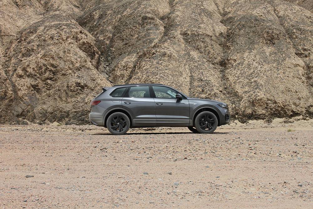 闯大漠骋戈壁，大众途锐不只低调更是实力派