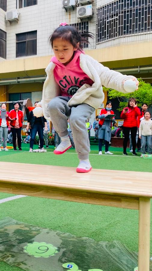 幼儿园足球嘉年华足球比赛视频,幼儿园足球主题游园活动