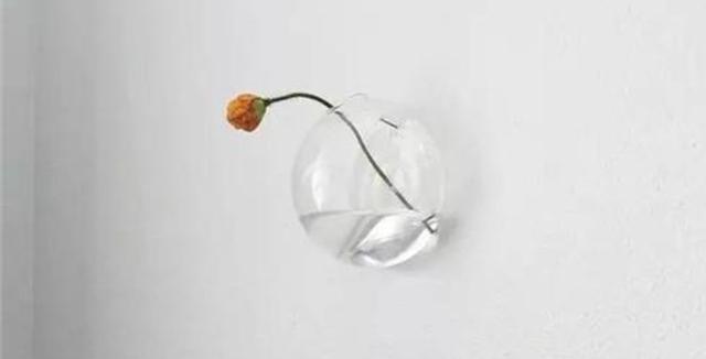 如果一个女人没有工作却有钱吃喝,如果一个女人没有经济收入会怎样