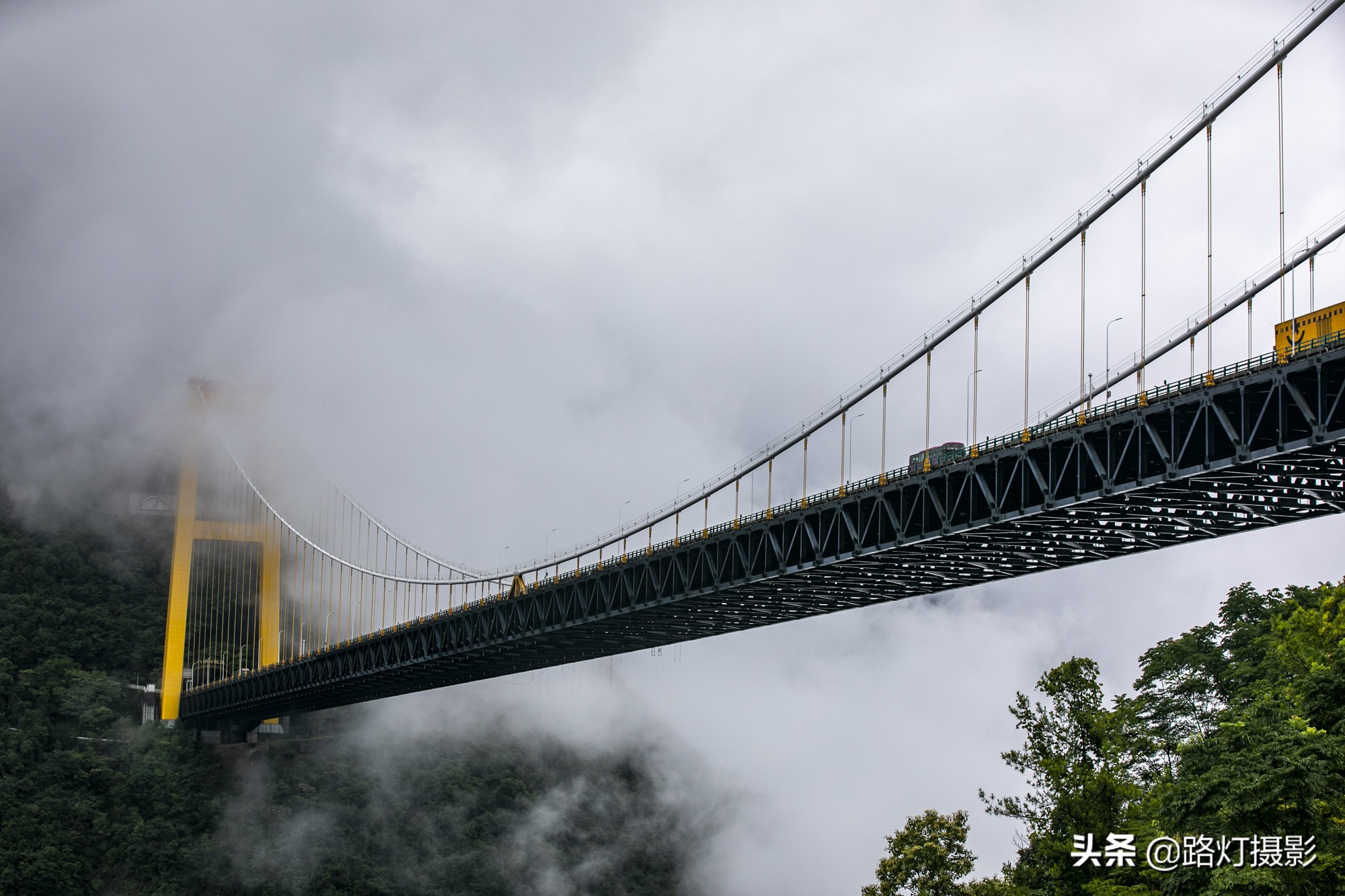 贵州地无三尺平下一句,贵州地无三尺平的介绍