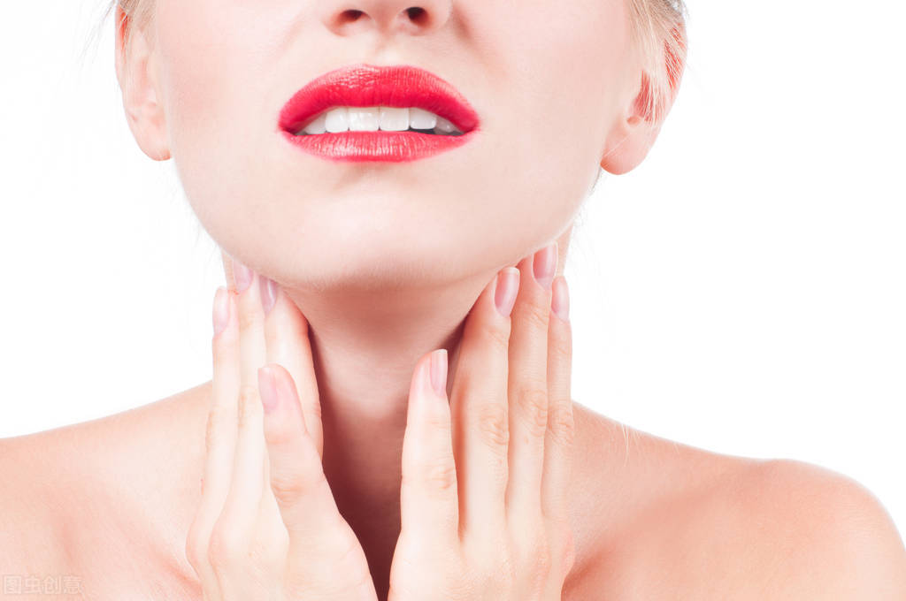 答患者问:咽喉有痰咳不出?口苦口干还失眠?手脚心热易出汗?