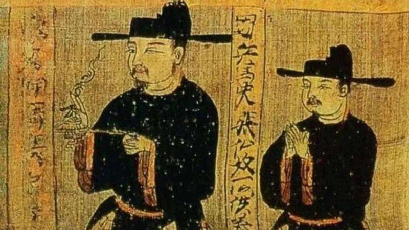 “一米帽”太可爱了！学生戏称回到宋朝，游客争相多要几个