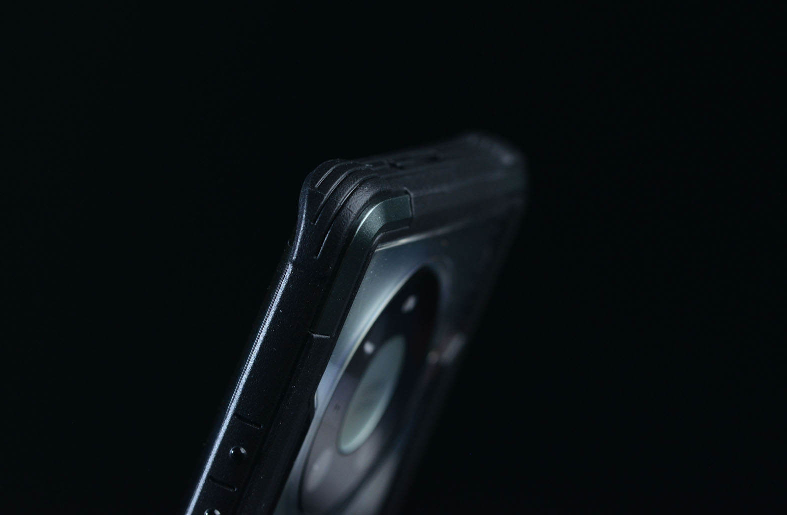 7000块的华为mate40pro,mate40pro蓝猩护甲防摔壳