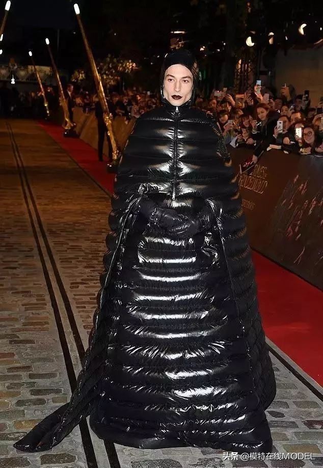 为什么时装秀上的衣服经常奇形怪状？不切实际的衣服到底有何用