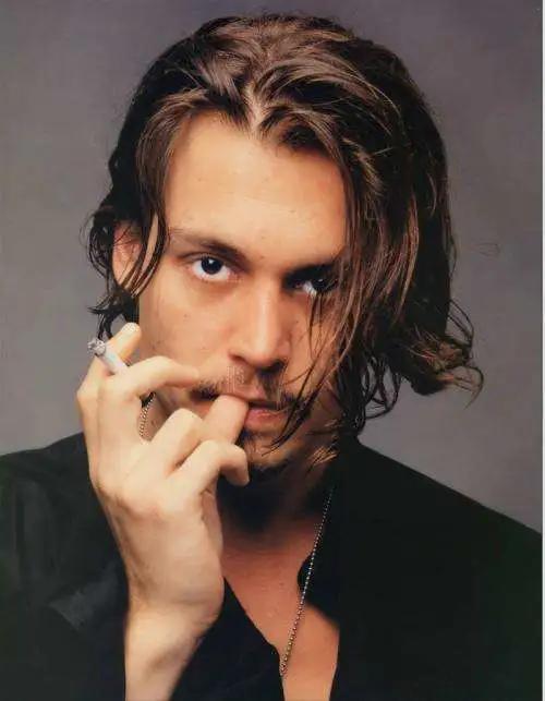 女性自己在家剪头发视频,中年妇女自己在家剪头发