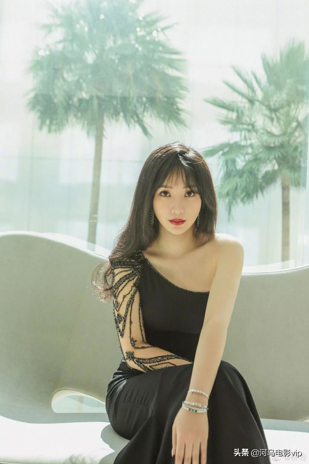 柳岩穿蜘蛛侠战衣,柳岩穿长靴子