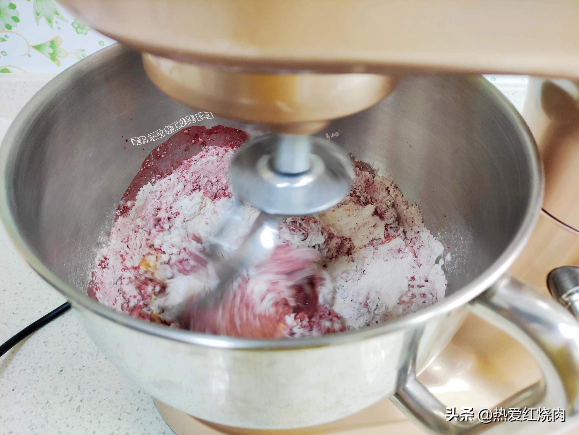 猪油能做吐司吗,烘焙猪油能做什么面包