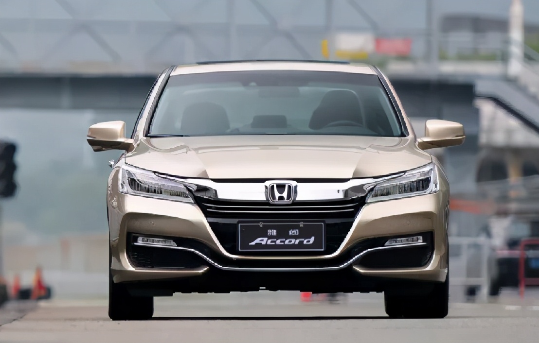 你觉得哪一代雅阁最好看,本田雅阁2.4最后一代