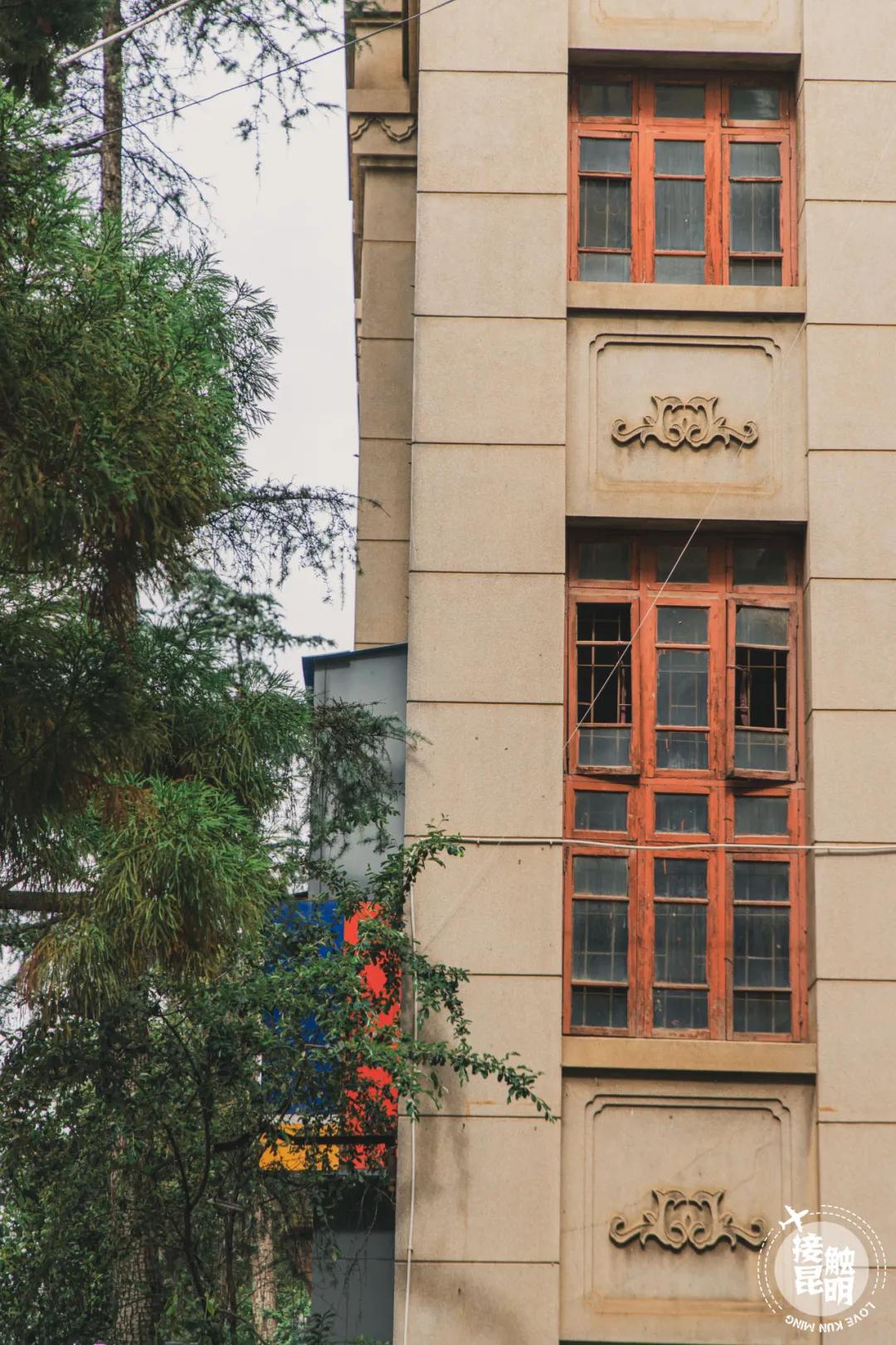 一座昆钢城半部云南史,昆明拓东体育馆和贺龙体育馆