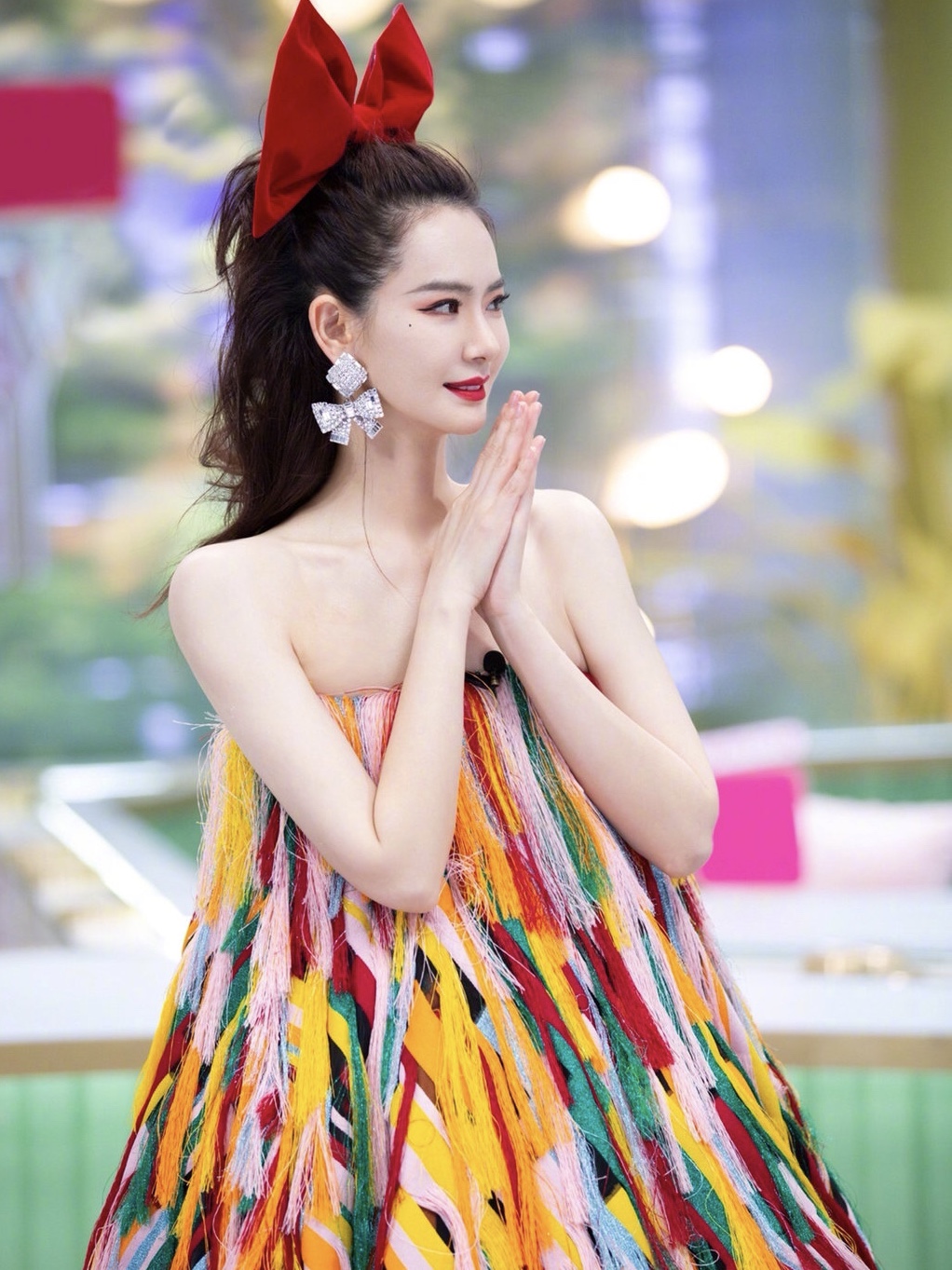 戚薇涂眼霜真的有效果吗,戚薇分享眼霜涂抹方法