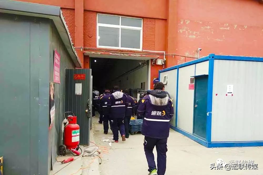 一名快递小哥的故事,物流小哥真实故事