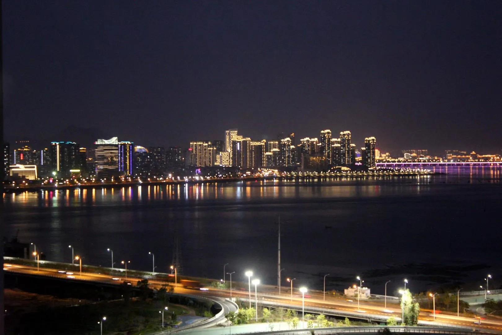 都快忘了怎么去爱一个人,怎么忘了一个不该爱的人