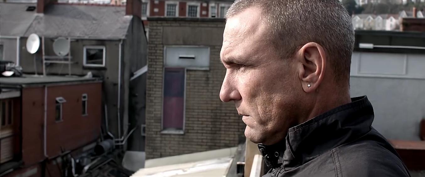 他是创下世界纪录的足坛大流氓，在电影中继续本色出演